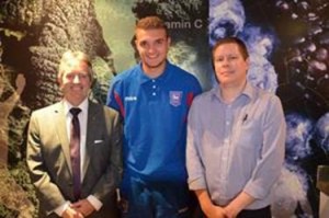 Skar sponsors ITFC player